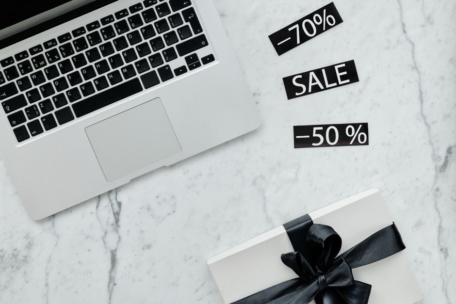 online course sales laptop fitness business