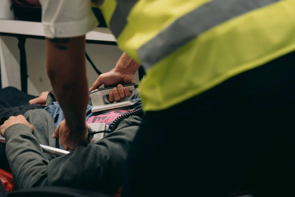 Fitness Emergency Response - jak trener może zarobić 45 000 zł miesięcznie oferując całodobową pomoc zdrowotną hotelom bez własnego sprzętu
